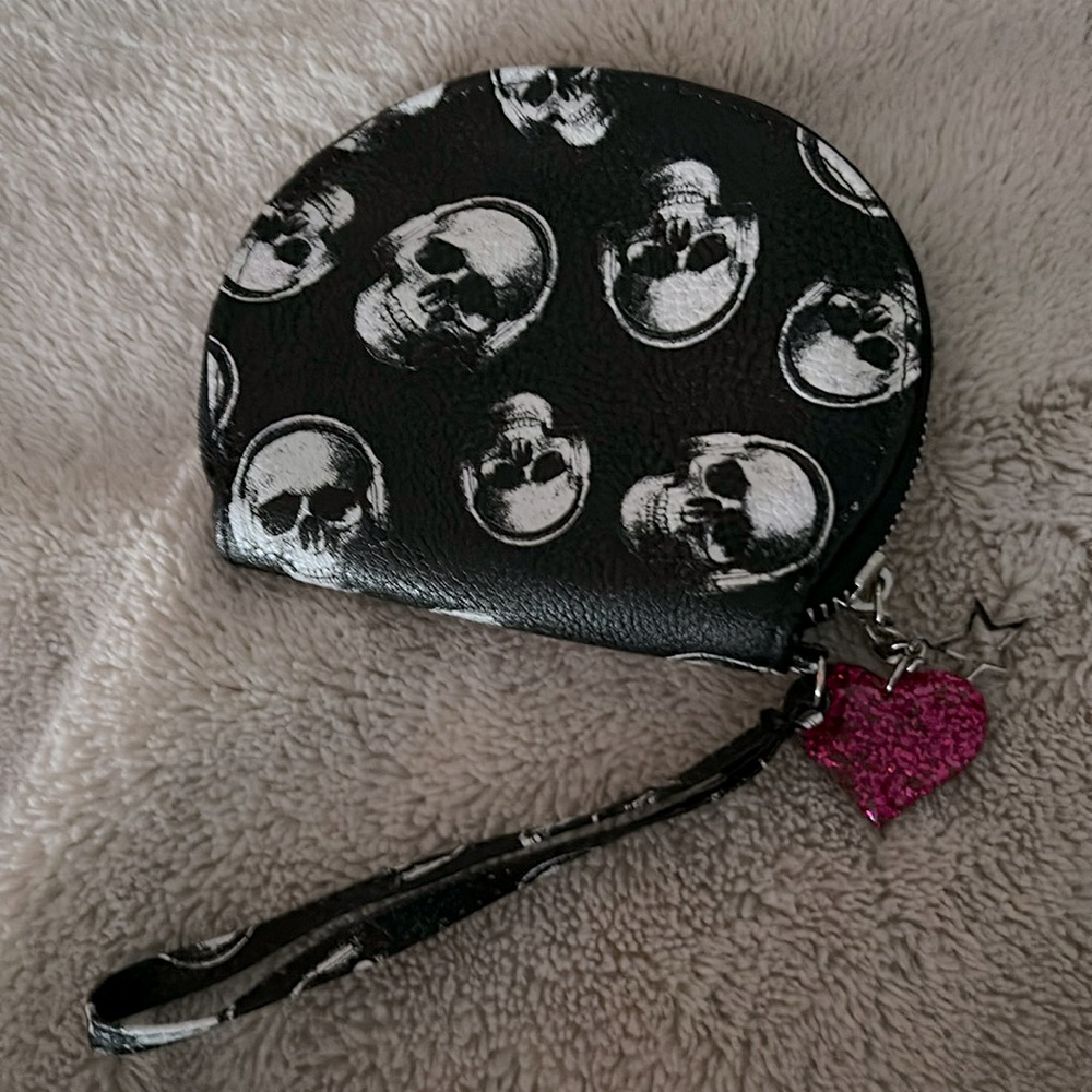Hot Topic large coin purse wristlet zippered wallet new no tags